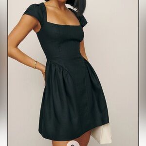Reformation Oaklyn black linen smocked mini dress with cap sleeves size 6 NWT